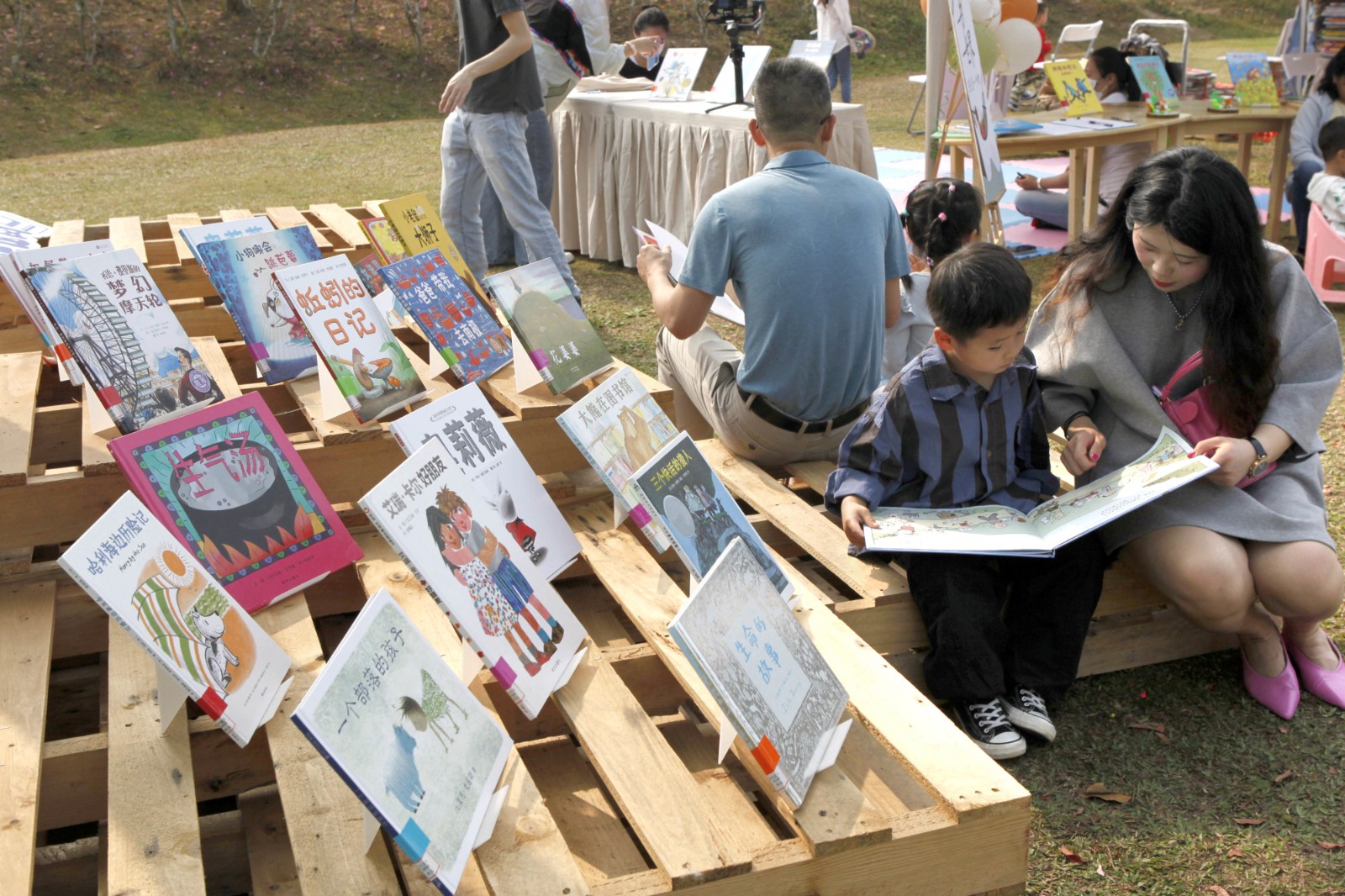 親子閱讀 肖兵峰攝.jpg